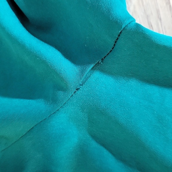 J Crew Womens Small Blouse Teal Pleated Neckline Keyhole Back Long Sleeve Flowy - Picture 8 of 8